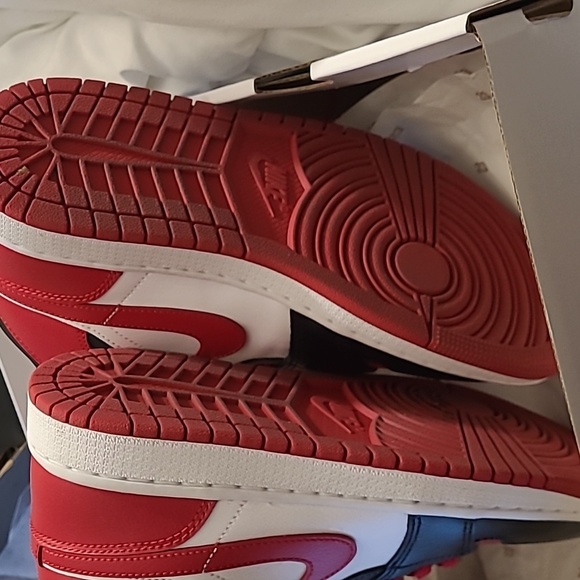 Jordan 1 sneakers - Picture 4 of 5